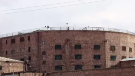 «Նուբարաշենի» բանտ մուտք գործող բժշկի խուզարկությունից հայտնաբերվել է Wi-Fi սարք ու թմրանյութով լի11 փաթեթ