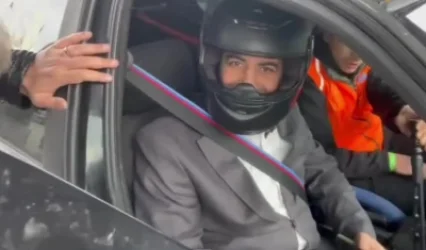 ՏԵՍԱՆՅՈՒԹ. ՀՀ-ում Իրանի հյուպատոսը ևս մասնակցում էր «Դրիֆտ 2023» առաջնությանը. դիվանագետը նստել է մրցարշավորդի կողքին