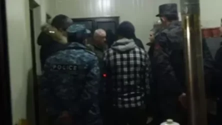 Ընթանում են ռուս խաղաղապահ զորախմբի ղեկավարի տեղակալի և հայ ակտիվիստների բանակցությունները