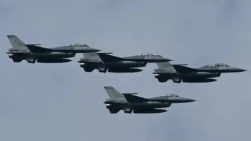 Չինական ռեկորդային թվով ռազմական ինքնաթիռները հատել են Թայվանի հետ ոչ պաշտոնական սահմանը