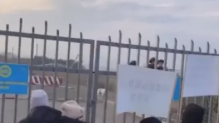 ՏԵՍԱՆՅՈՒԹ․ «Պուտին, պահիր քո խոսքը»․ մի խումբ արցախցիներ՝ ռուս խաղաղապահների շտաբի մոտ են