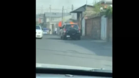 ՏԵՍԱՆՅՈՒԹ․ Երևանի Հովսեփ Էմին փողոցում մեքենա է այրվում