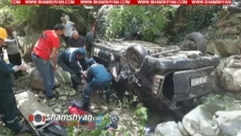 Ախթալայում կամրջից ավտոմեքենա է ընկել ձորը