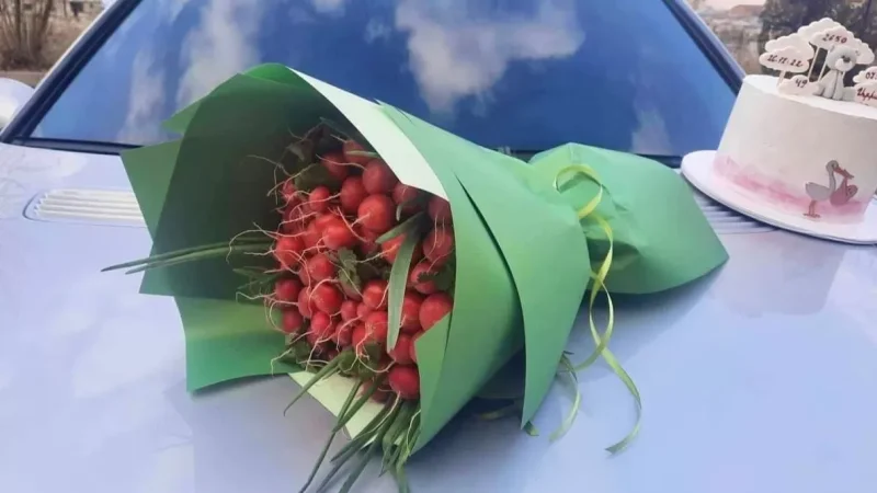 Բողկից ծաղկեփունջ ծննդկանին՝ շրջափակված Արցախում