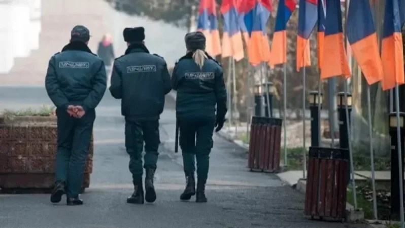 Աշխատանքից ազատում, նկատողություն. քննվել են ոստիկանության 3 աշխատակիցների ծառայողական քննության նյութերը