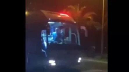 ՏԵՍԱՆՅՈՒԹ. Էրդողանը, որպես օգնություն, թեյի տուփեր է նետում աղետից տուժած թուրքերին