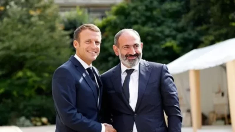 Ինչպես մեկնաբանել Մակրոն-Փաշինյան հեռախոսազրույցում հնչած ձևակերպումը․ Առաջին լրատվական