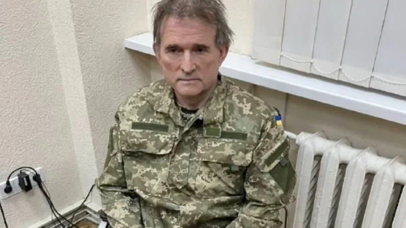 Զելենսկին Ուկրաինայի քաղաքացիությունից զրկել է մի շարք պատգամավորների՝ այդ թվում Մեդվեդչուկին