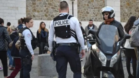 Ով է Փարիզում անցորդների վրա հարձակում գործած անձը. մանրամասներ