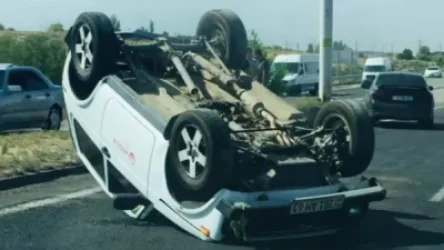 «Վեոլիա ջուր» ընկերությանը պատկանող «Նիվա» մակնիշի ավտոմեքենան բախվել է մեկ այլ մեքենայի և գլխիվայր շրջվել