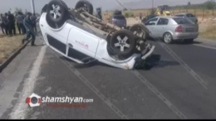 Խոշոր ավտովթար՝ Կոտայքի մարզում. բախվել են BMW-ն ու «Վեոլիա Ջրի» Нива-ն. վերջինս գլխիվայր շրջվել է