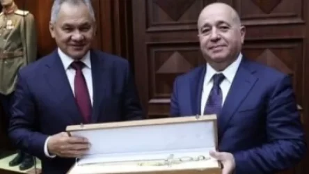 ՏԵՍԱՆՅՈՒԹ. Շոյգուն Կարապետյանին դաշույն է նվիրել