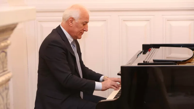 Վահագն Խաչատուրյանը դաշնամուր է նվագել Էստոնիայի նախագահի հրավիրած ընթրիքին