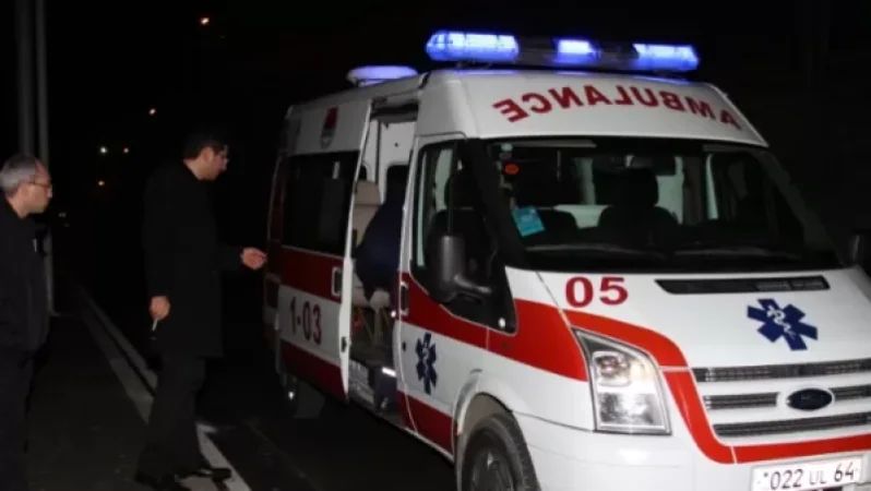 Մյասնիկյան պողոտայում «Mercedes»-ը բախվել է էլեկտրասյանը