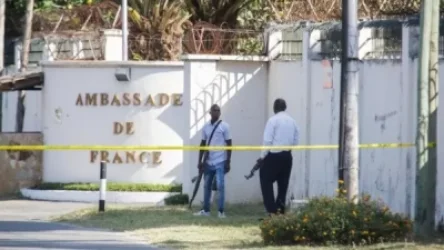 ՏԵՍԱՆՅՈՒԹ․ 18+․ Անհայտ անձը կրակ է բացել  Տանզանիայում Ֆրանսիայի դեսպանատան մոտ․ ոստիկանները կրակել են զինված անձին