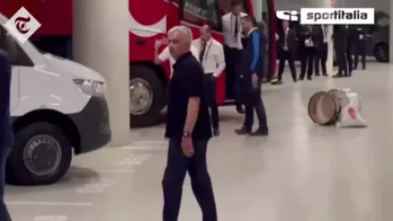 ՏԵՍԱՆՅՈՒԹ․ Ժոզե Մոուրինյուն որակազրկվել է Սևիլյա-Ռոմա խաղից հետո միջադեպի համար