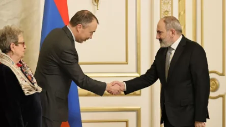 ԼՈՒՍԱՆԿԱՐՆԵՐ. «Լեռնային Ղարաբաղում ստեղծված իրավիճակն օրեցօր ավելի է ծանրանում». Փաշինյանն ու Կլաարը հանդիպել են