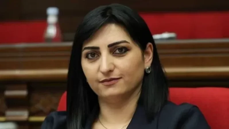 Թագուհի Թովմասյանն այցելել է կալանքի տակ գտնվող պատգամավորներ Մխիթար Զաքարյանին և Արթուր Սարգսյանին