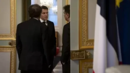 Փափազյանը, ում մուտքը ՀՀ արգելված է հանդիպել է Մակրոնի հետ. պատգամավորի դիտակումը