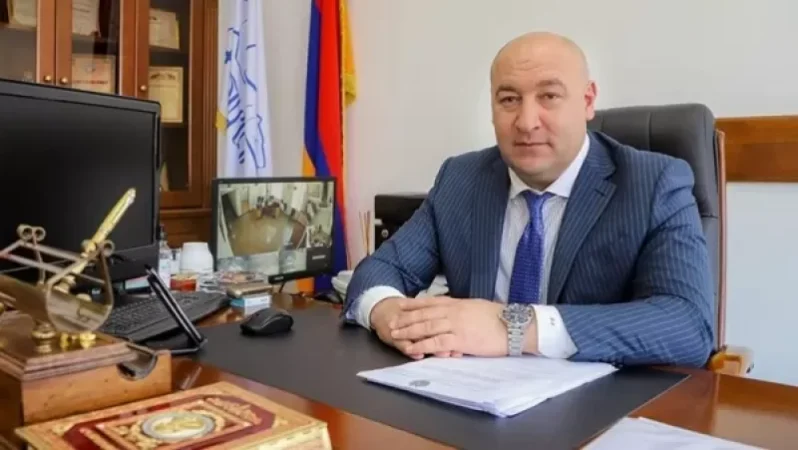Քաջարանի համայնքապետ Մանվել Փարամազյանի կալանքը երկու ամսով երկարաձգվեց