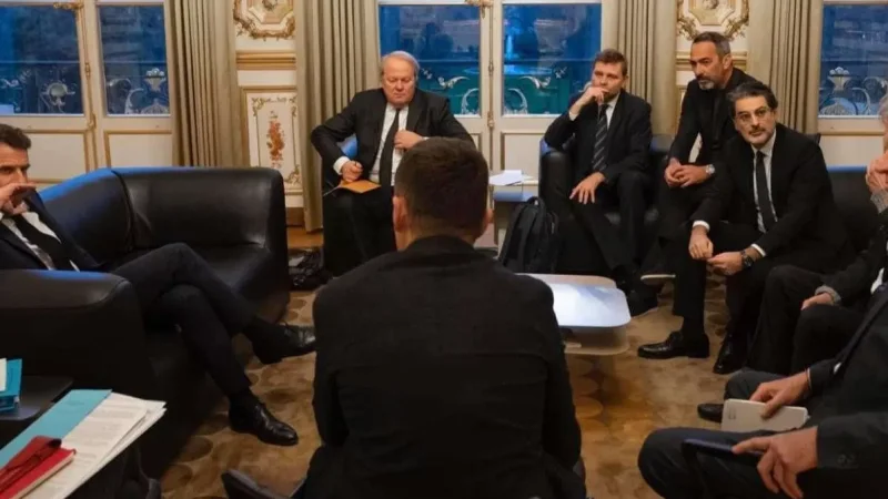 Էմանուել Մակրոնը հանդիպել է հայամետ գործիչների հետ