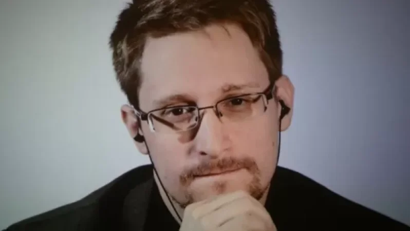 Սնոուդենը սմարտֆոն օգտագործողներին զգուշացրել է հեռախոսներ արատդրող ընկերությունների կողմից հետևելու վտանգի մասին