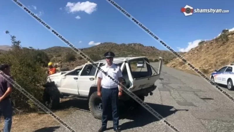 Ամբերդ ամրոցի ճանապարհին Jeep Cherokee-ն վթարի է ենթարկվել և կողարջվել