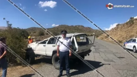 Ամբերդ ամրոցի ճանապարհին Jeep Cherokee-ն վթարի է ենթարկվել և կողարջվել