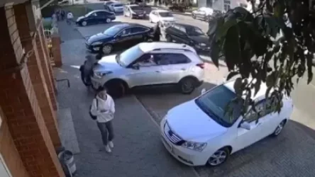 18+. ՏԵՍԱՆՅՈՒԹ. Կին վարորդը, շփոթելով արագացման և արգելակման ոտնակները, դաժանաբար վրաերթի է ենթարկել մի կնոջ և երեխայի