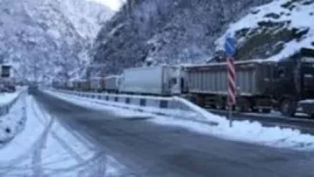 Լարսում բեռնատարների տեղաշարժը դադարեցվել է