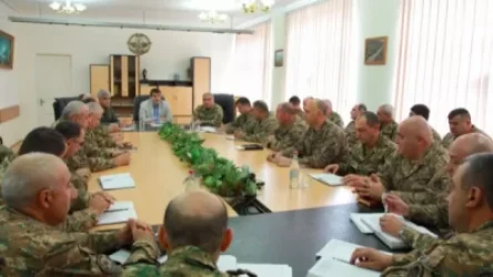 Արցախի նախագահը ՊԲ բարձրագույն հրամկազմին է ներկայացրել նորանշանակ նախարար Կամո Վարդանյանին