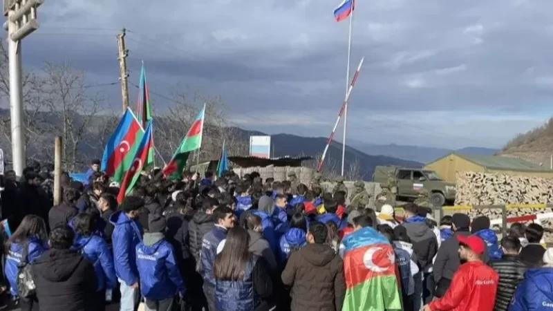 Photo: Azerbaijani Schoolchildren Aged 12-17 on 'Eco-Activists' List