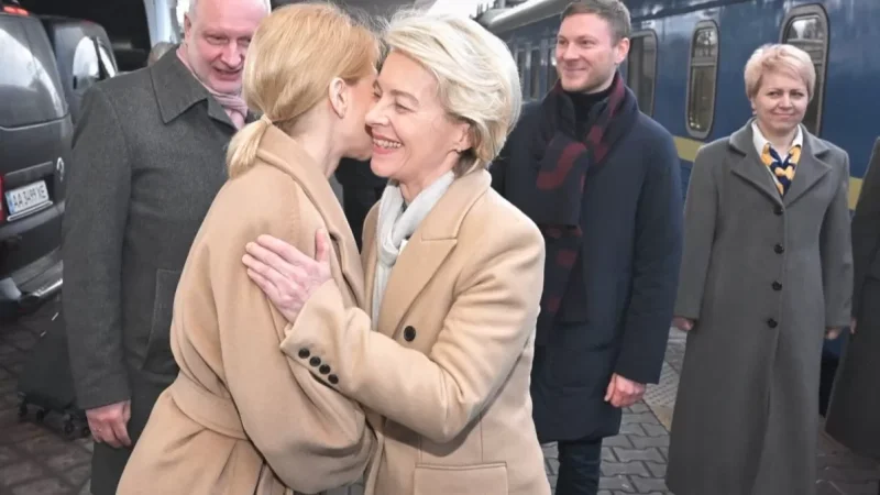 ԵՄ-ն Ուկրաինայի կողքին է ավելի քան երբևէ. Եվրահանձնաժողովի նախագահն ու ԵՄ դիվանագետը ժամանել են Կիև