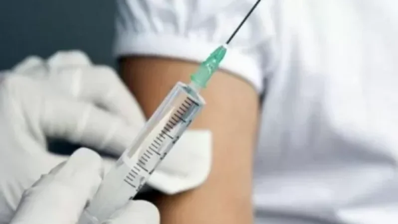 Բժիշկները նրբանկատորեն «հորդորում են» առայժմ չպատվաստվել. «Ժողովուրդ»