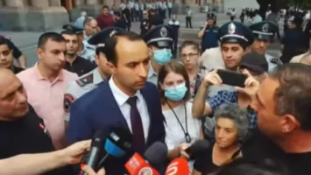 Զոհվածների հարազատները պահանջում են չեղարկել միջոցառումը, Սարգսյանը պնդում է՝ 30-ամյակը պետք է նշվի