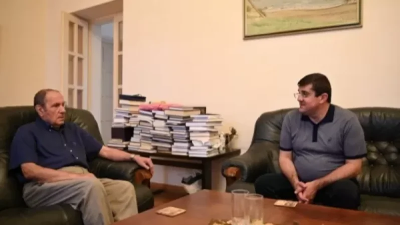 Արայիկ Հարությունյանը այցելել է Լևոն Տեր-Պետրոսյանին