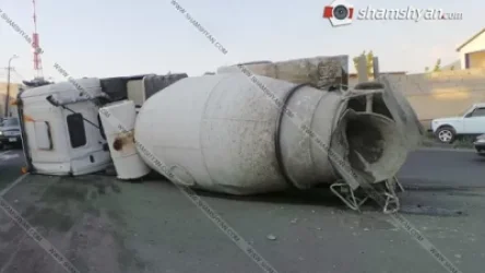 Հեռուստաաշտարակի հարևանությամբ կողաշրջվել է ցեմենտ տեղափոխող բեռնատարը. Shamshyan.com