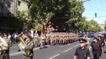 ՏԵՍԱՆՅՈՒԹ․ Երևանի փողոցներում անցկացվել է շքերթ` Հայաստանի Զինված ուժերի ստորաբաժանումների մասնակցությամբ