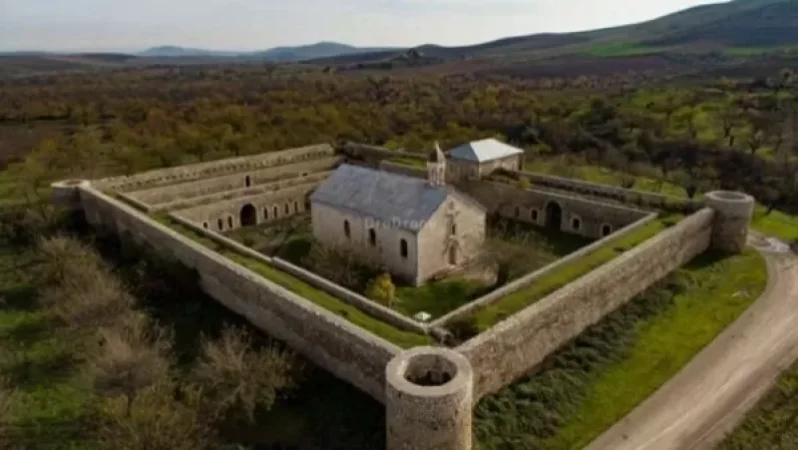 Արցախում համայնքում ադրբեջանցիներն առաջ են տվել իրենց դիրքը․ պահանջ են դրել իջեցնել Ամարասի Արցախի դրոշ․  «Հրապարակ»