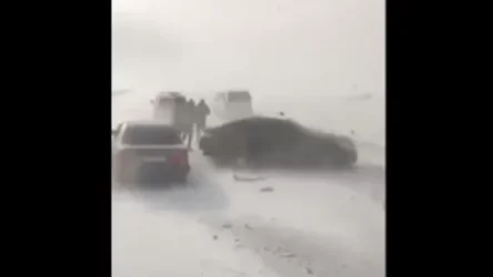 ՏԵՍԱՆՅՈՒԹ․ Բքի մեջ հայտնված մեքենաներ՝ Գյումրի-Երևան ճանապարհի Լանջիկի հատվածում