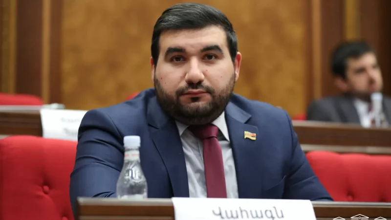 Դատարանը Վահագն Ալեքսանյանից բռնագանձել է 655 հազար 500 դրամ․ ուսման վարձը չէր վճարել․ «Հրապարակ»