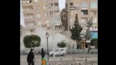 ՏԵՍԱՆՅՈՒԹ․ Երկրաշարժերից հետո Թուրքիայում շենքերը անսպասելի փլվում են