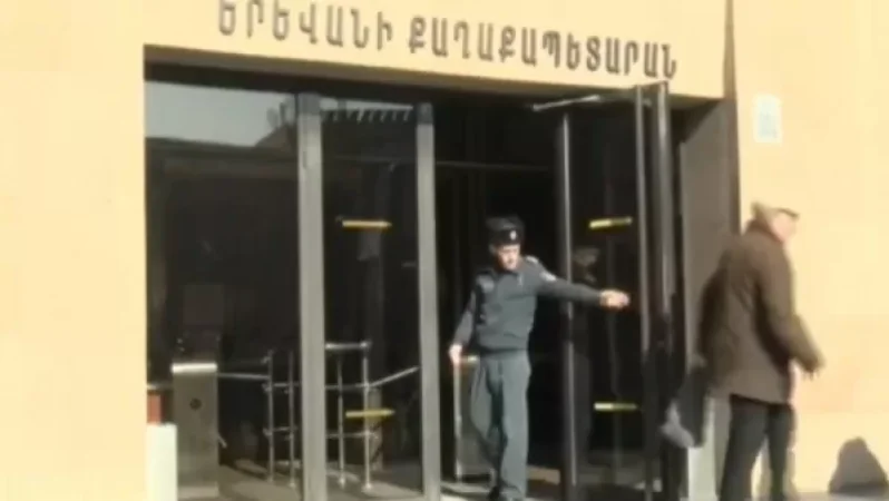 Մեկնարկել է ավագանու «Իմ քայլը» խմբակցության հրատապ նիստը