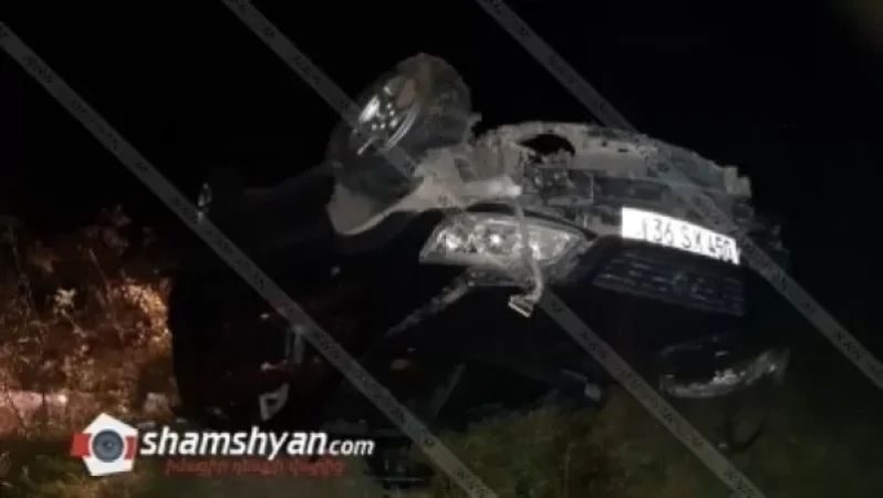 23-ամյա վարորդը, Opel Zafira-ով մի քանի պտույտ գլորվելով, գլխիվայր հայտնվել է ձորում