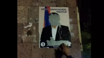 Գորիսում պոկել և վնասել են Առուշ Առուշանյանի նախընտրական պաստառները