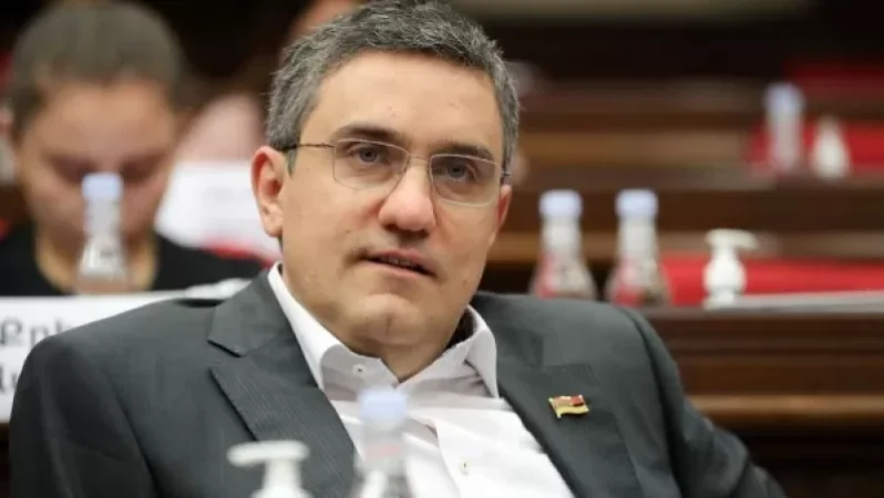 Իշխանությունը կստիպի ընդդիմությանը փոխել ԱԺ հանձնաժողովի փոխնախագահի թեկնածուին. «Հրապարակ»