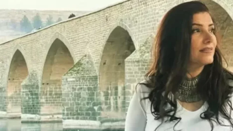 «Ձեռքերս դողալով եմ գրում». հայ երգչուհուն և ամուսնուն մահացած են հանել փլատակներից