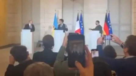 ՏԵՍԱՆՅՈՒԹ. Զելենսկին և Շոլցը Մակրոնի հետ հանդիպմանը խառնել են ամբիոնն ու կանգնել սխալ դրոշների ներքո