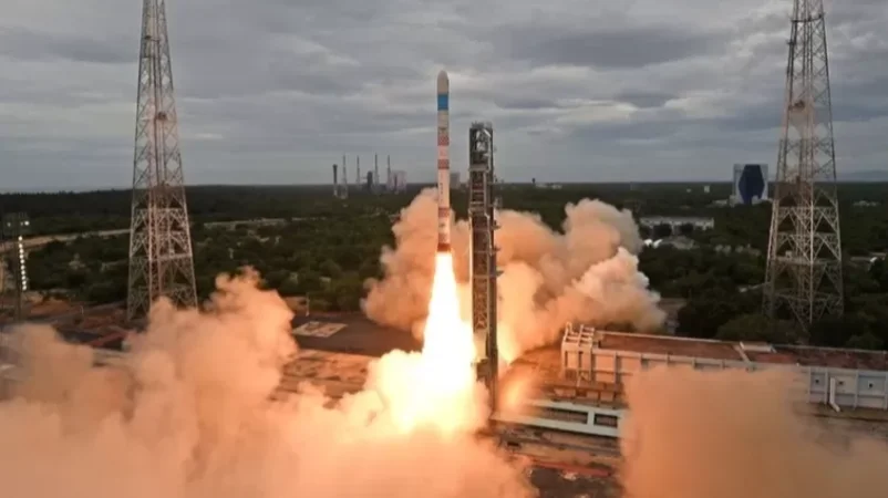 Հնդկական SSLV հրթիռ - կրիչը հաջողությամբ 3 արբանյակ է արձակել ուղեծիր