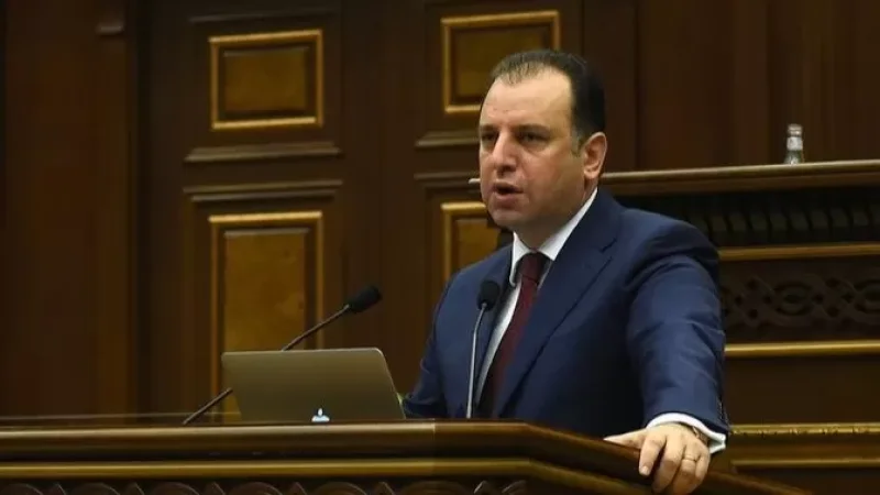 Դատարանը բավարարել է ՀՀ ՊՆ նախկին նախարար Վիգեն Սարգսյանին կալանավորելու միջնորդությունը